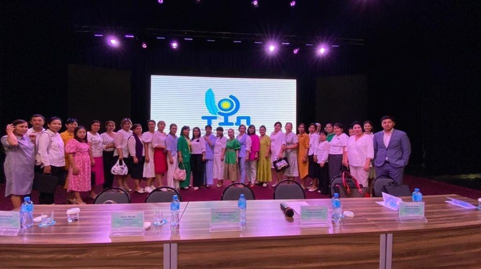 «Тіл үйрету және жаңа технология» тақырыбында семинары өтті