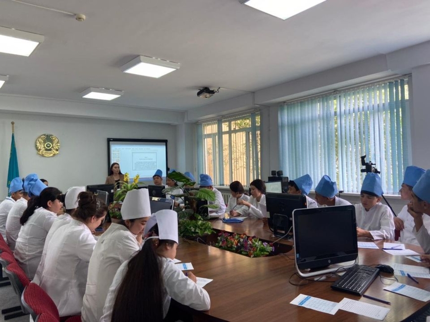 Жетілдірілген латын негізді қазақ әліпбиінің үлгісімен таныстырды